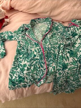 Lilly Pulitzer & Green Leaf and Gold buttons PJs